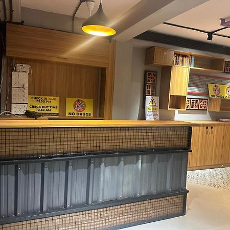 Travotale Hostel And Cowork Koregaonpark Pune Extérieur photo