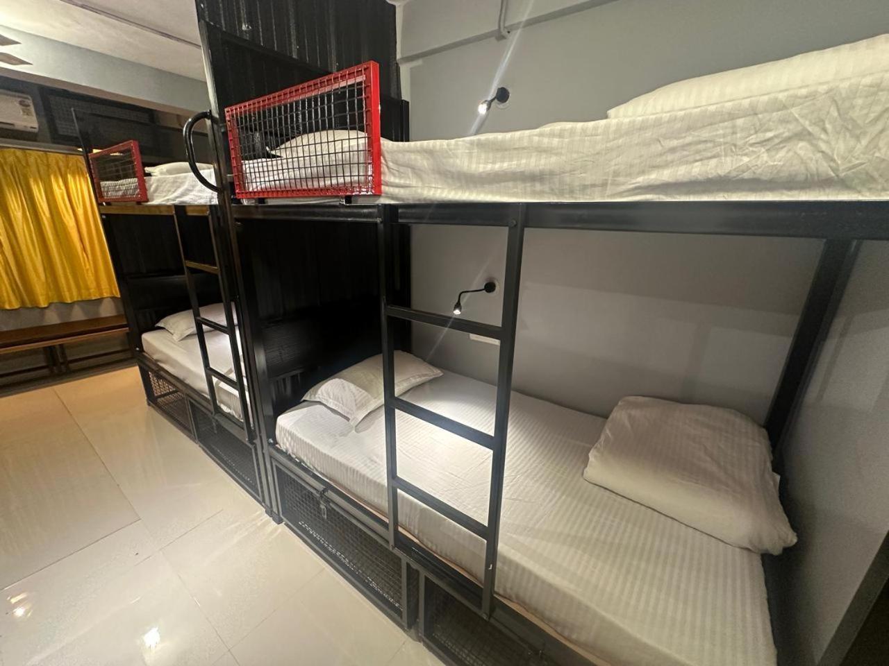 Travotale Hostel And Cowork Koregaonpark Pune Extérieur photo