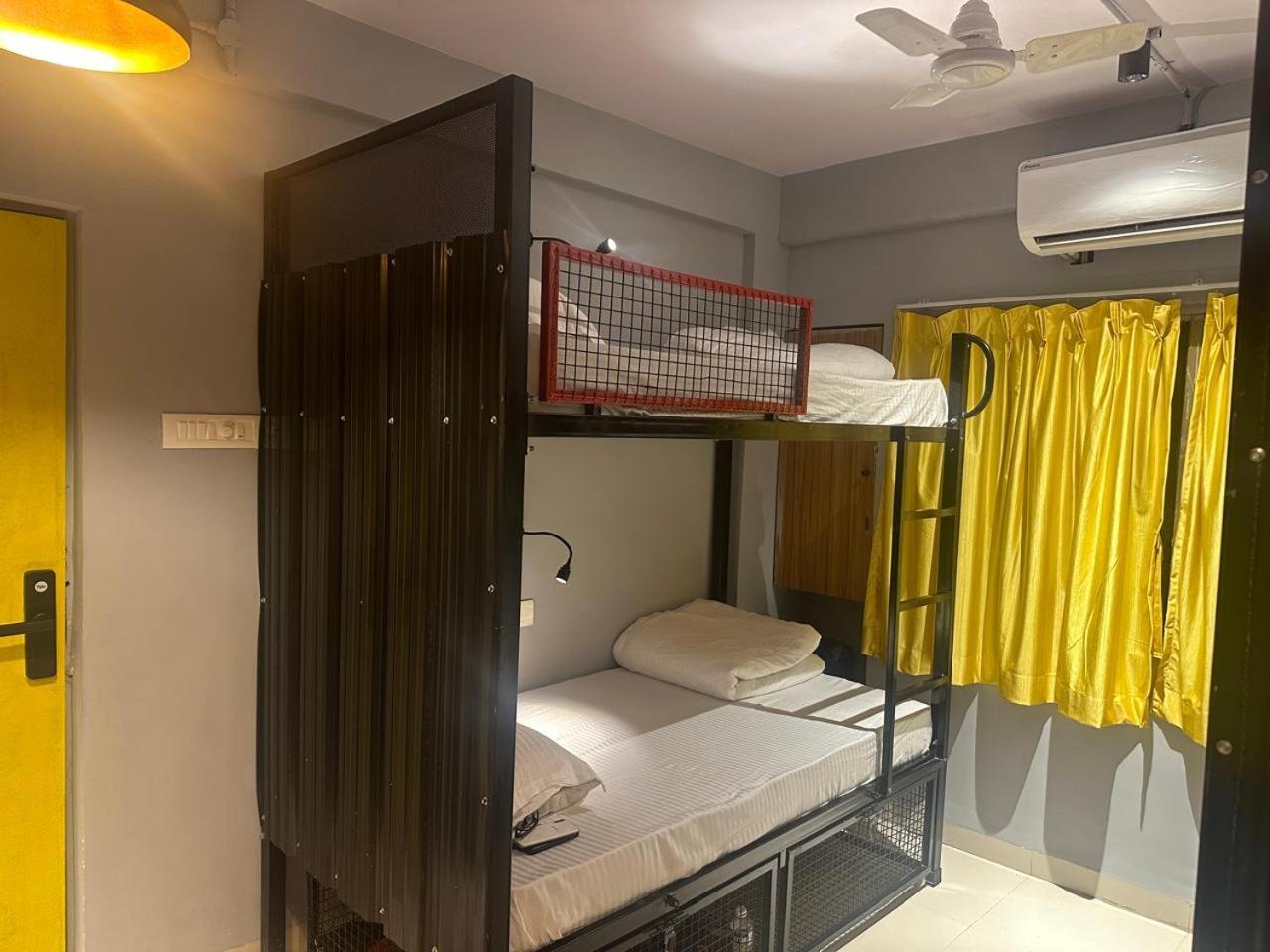 Travotale Hostel And Cowork Koregaonpark Pune Extérieur photo