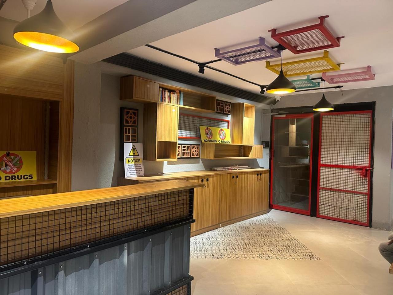 Travotale Hostel And Cowork Koregaonpark Pune Extérieur photo