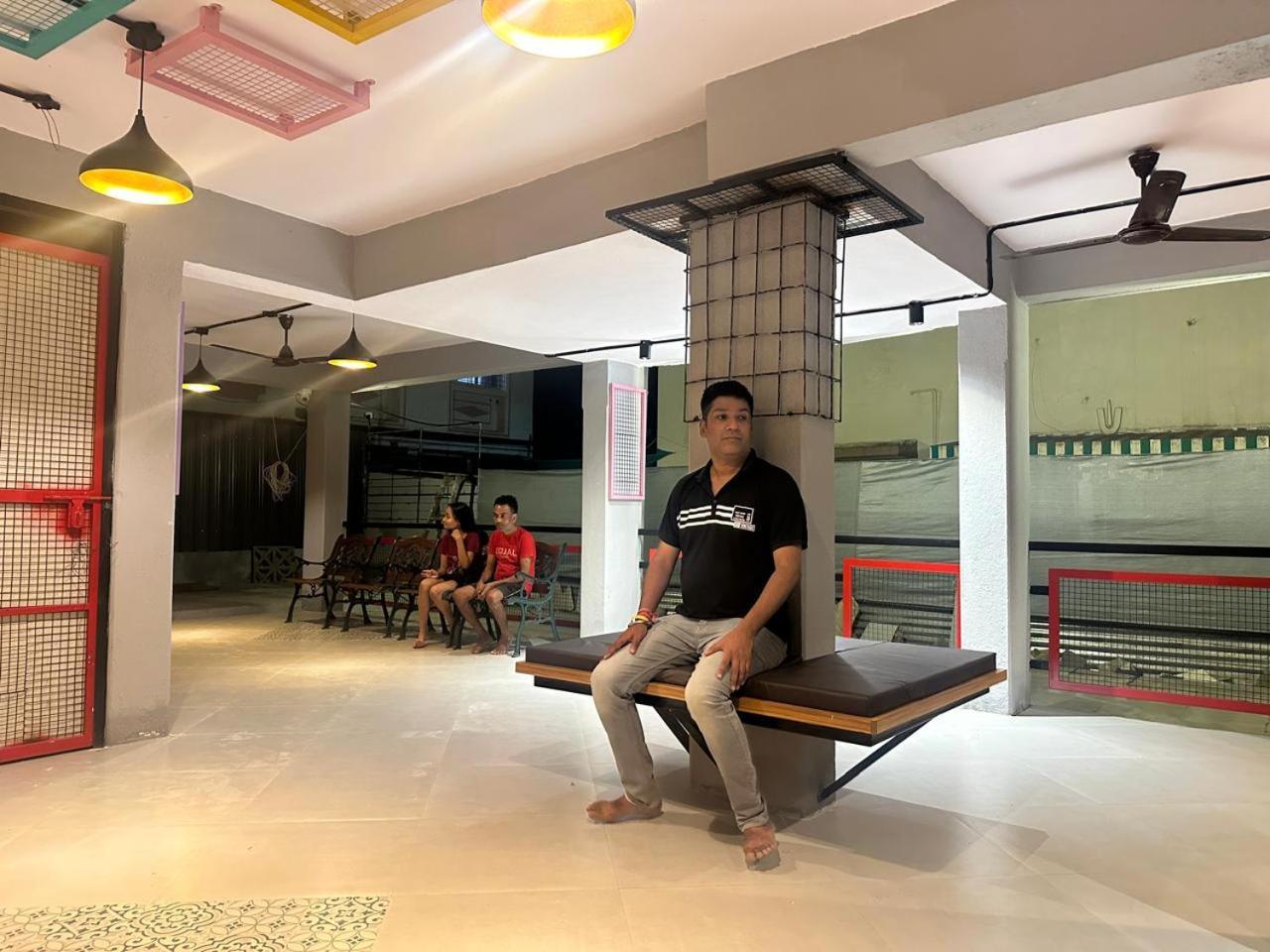 Travotale Hostel And Cowork Koregaonpark Pune Extérieur photo