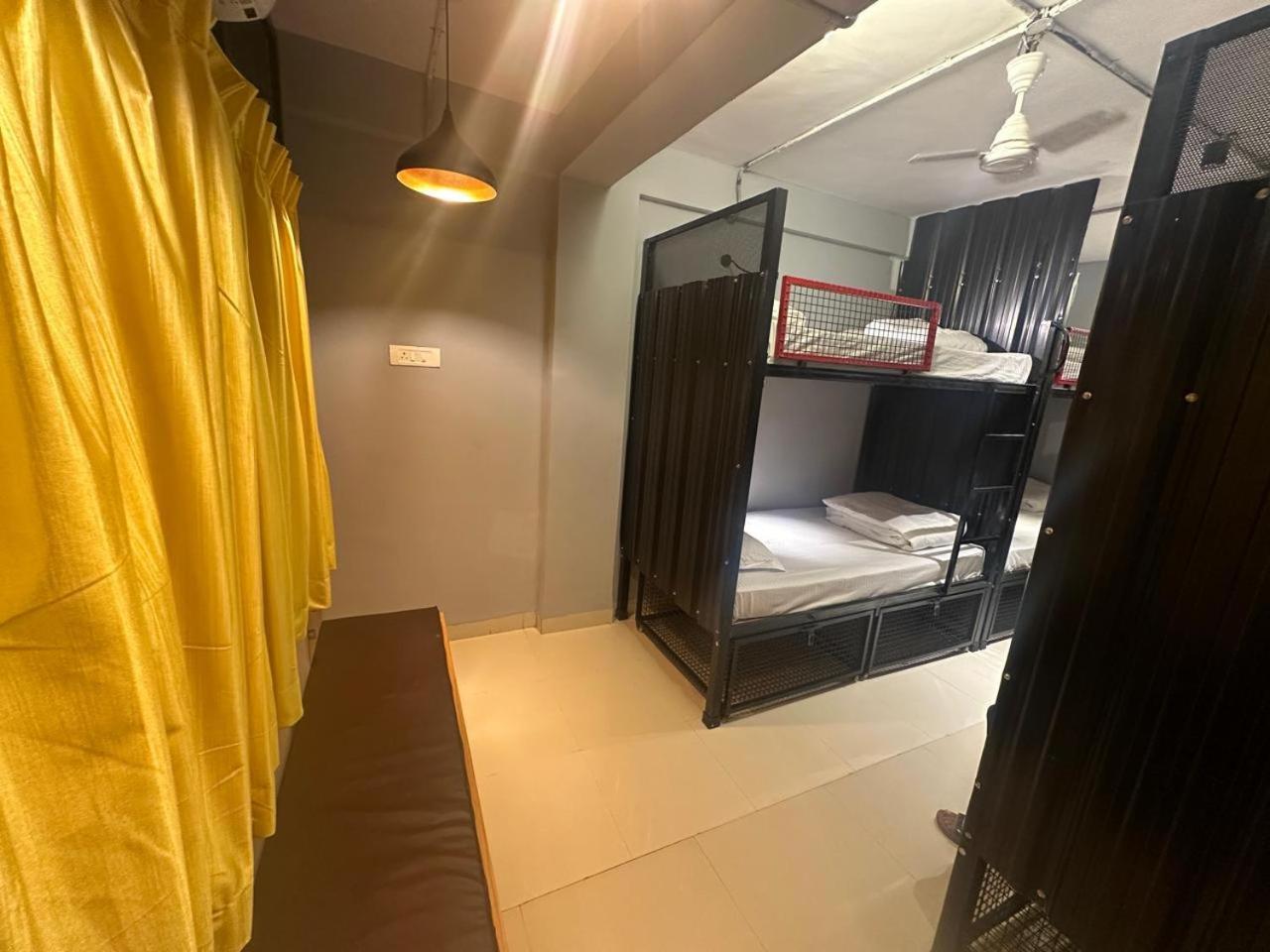 Travotale Hostel And Cowork Koregaonpark Pune Extérieur photo