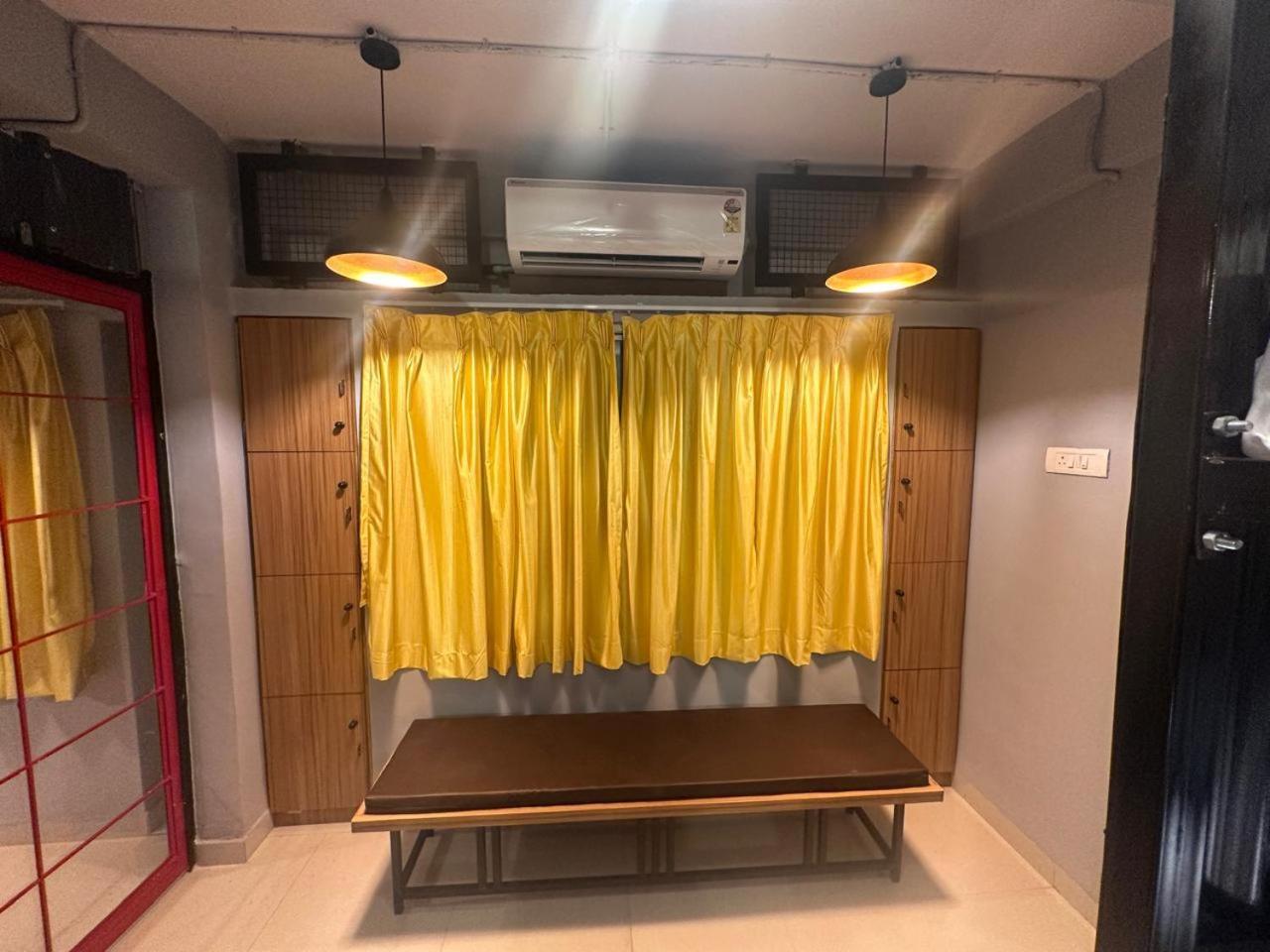 Travotale Hostel And Cowork Koregaonpark Pune Extérieur photo