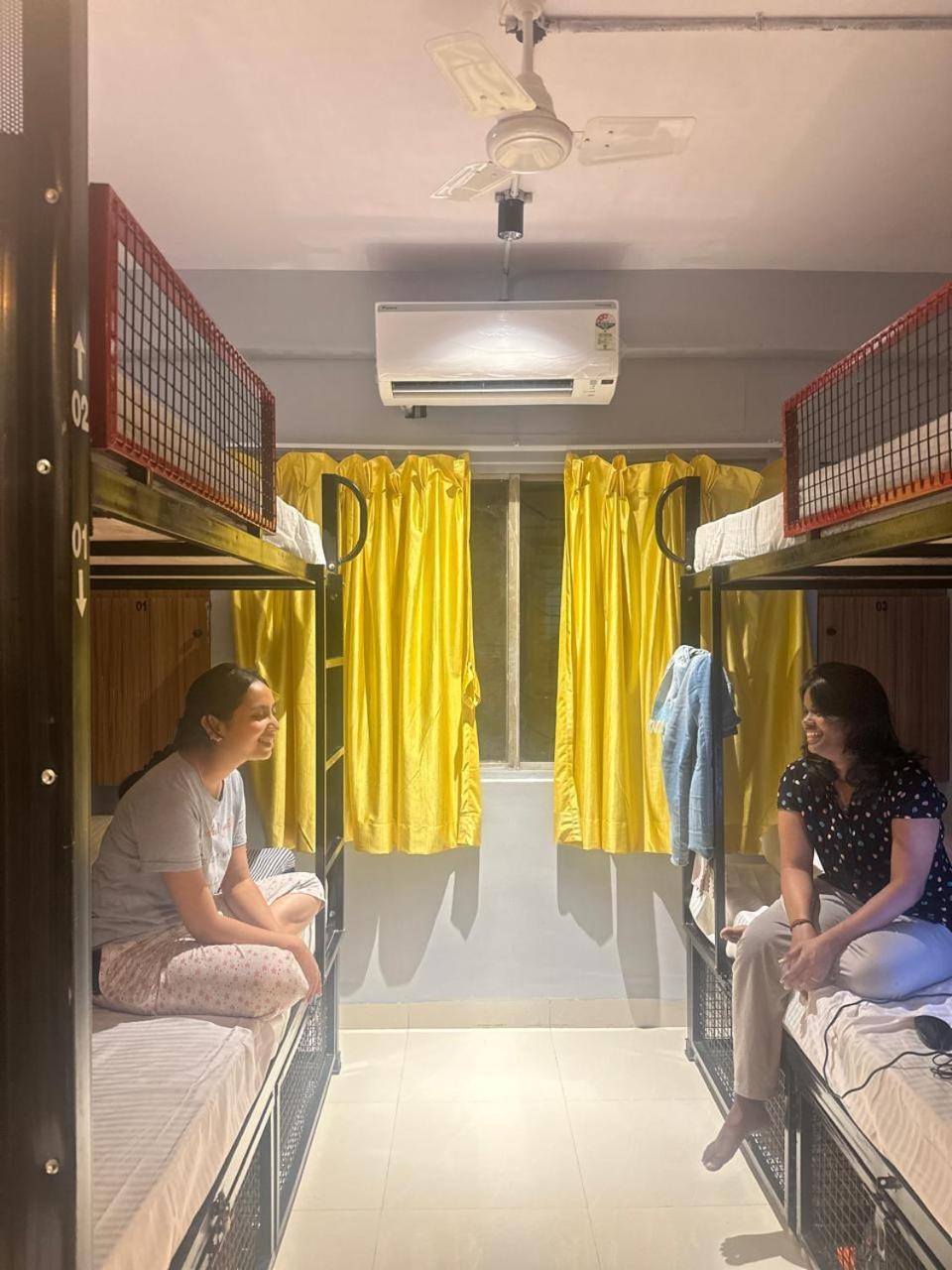 Travotale Hostel And Cowork Koregaonpark Pune Extérieur photo
