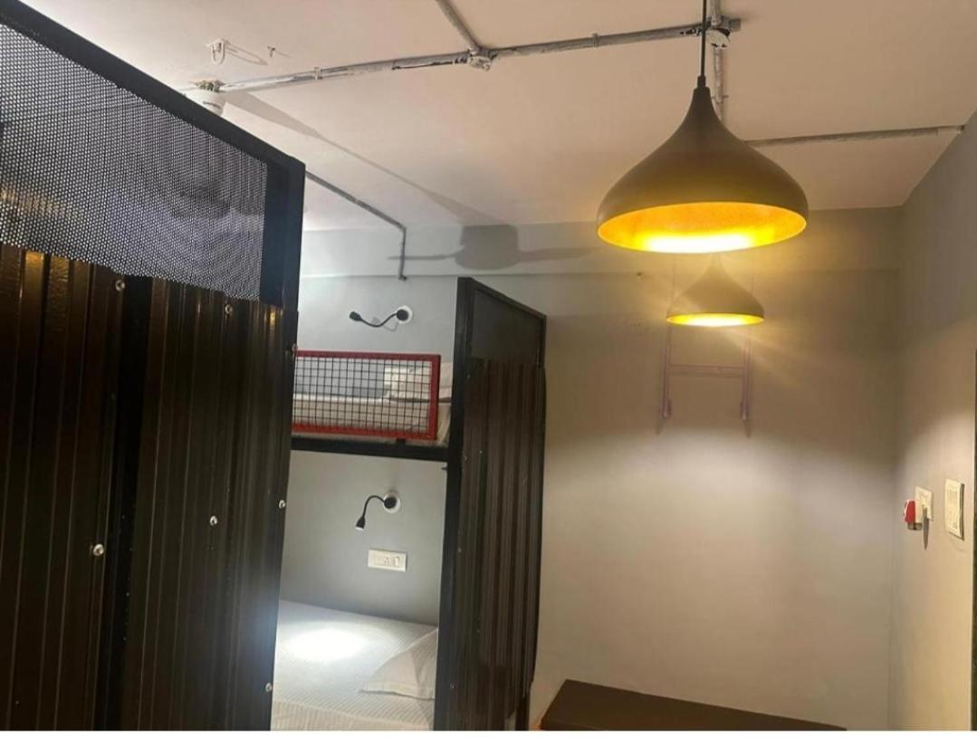 Travotale Hostel And Cowork Koregaonpark Pune Extérieur photo