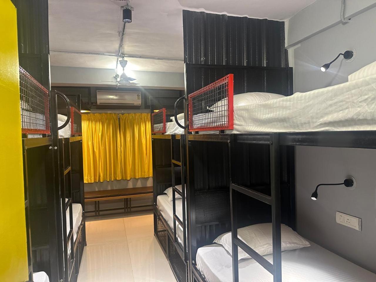 Travotale Hostel And Cowork Koregaonpark Pune Extérieur photo