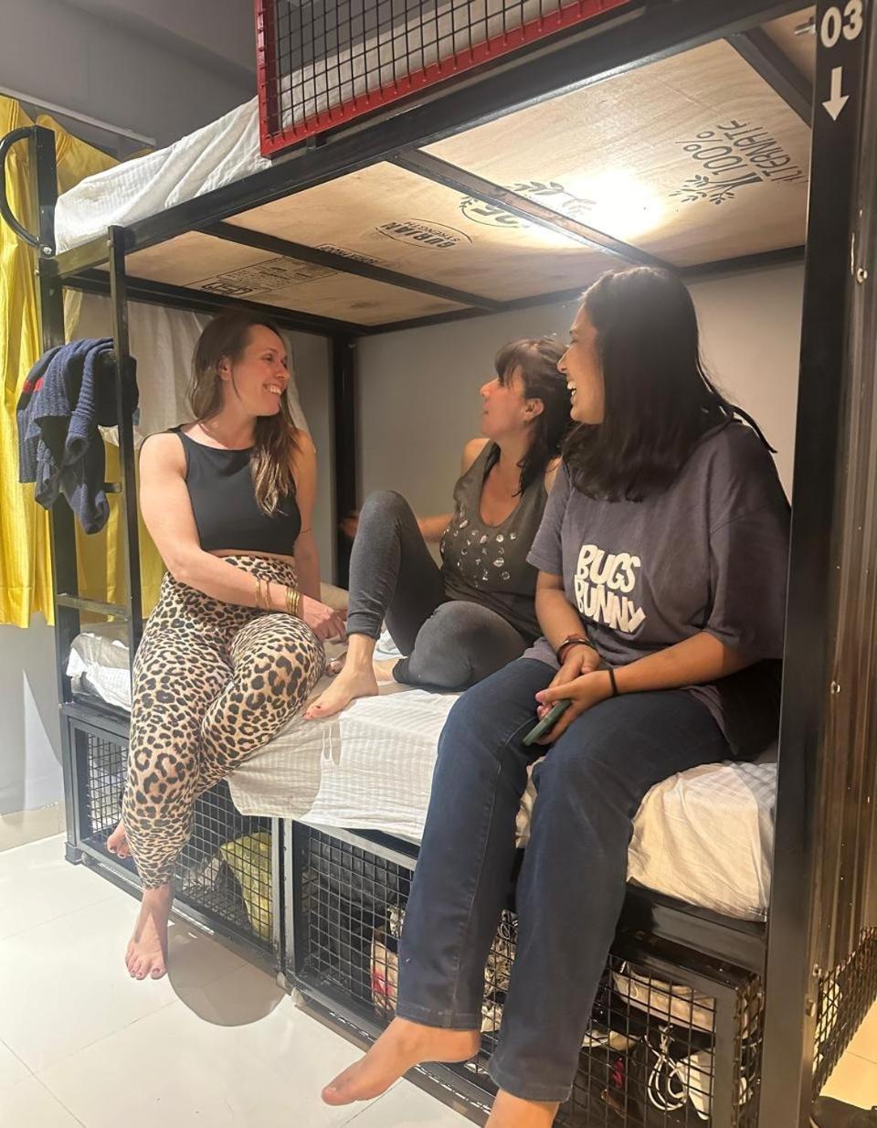 Travotale Hostel And Cowork Koregaonpark Pune Extérieur photo